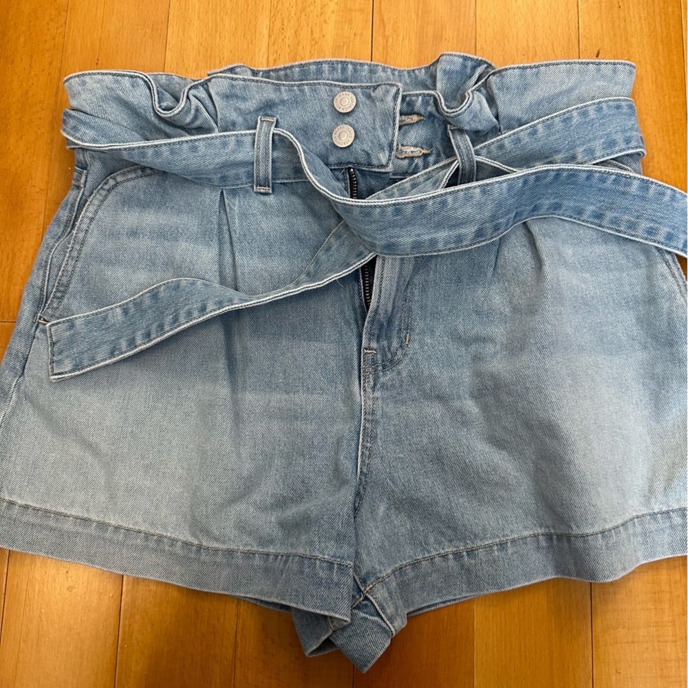 Veronica Beard paper bag shorts size 28/6